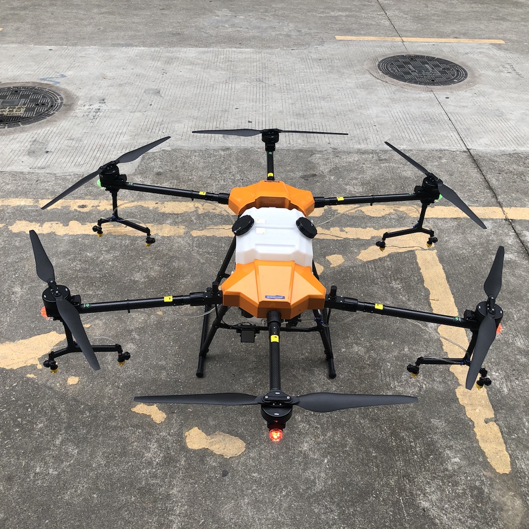 農(nóng)用無(wú)人機(jī)打藥助力小麥增產(chǎn)