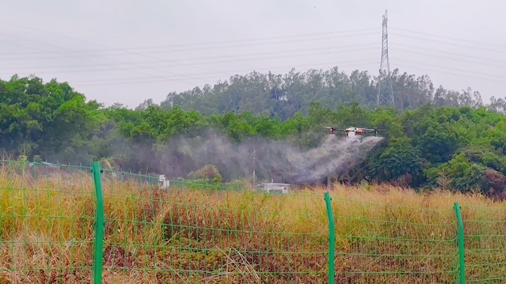 DF-T70植保無人機植保打藥作業(yè)